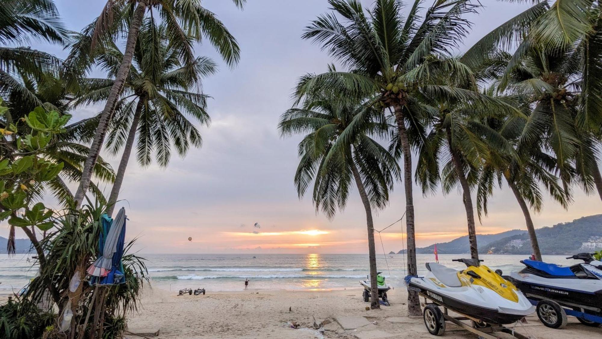 Patong Heaven House Restro & Bar酒店 外观 照片