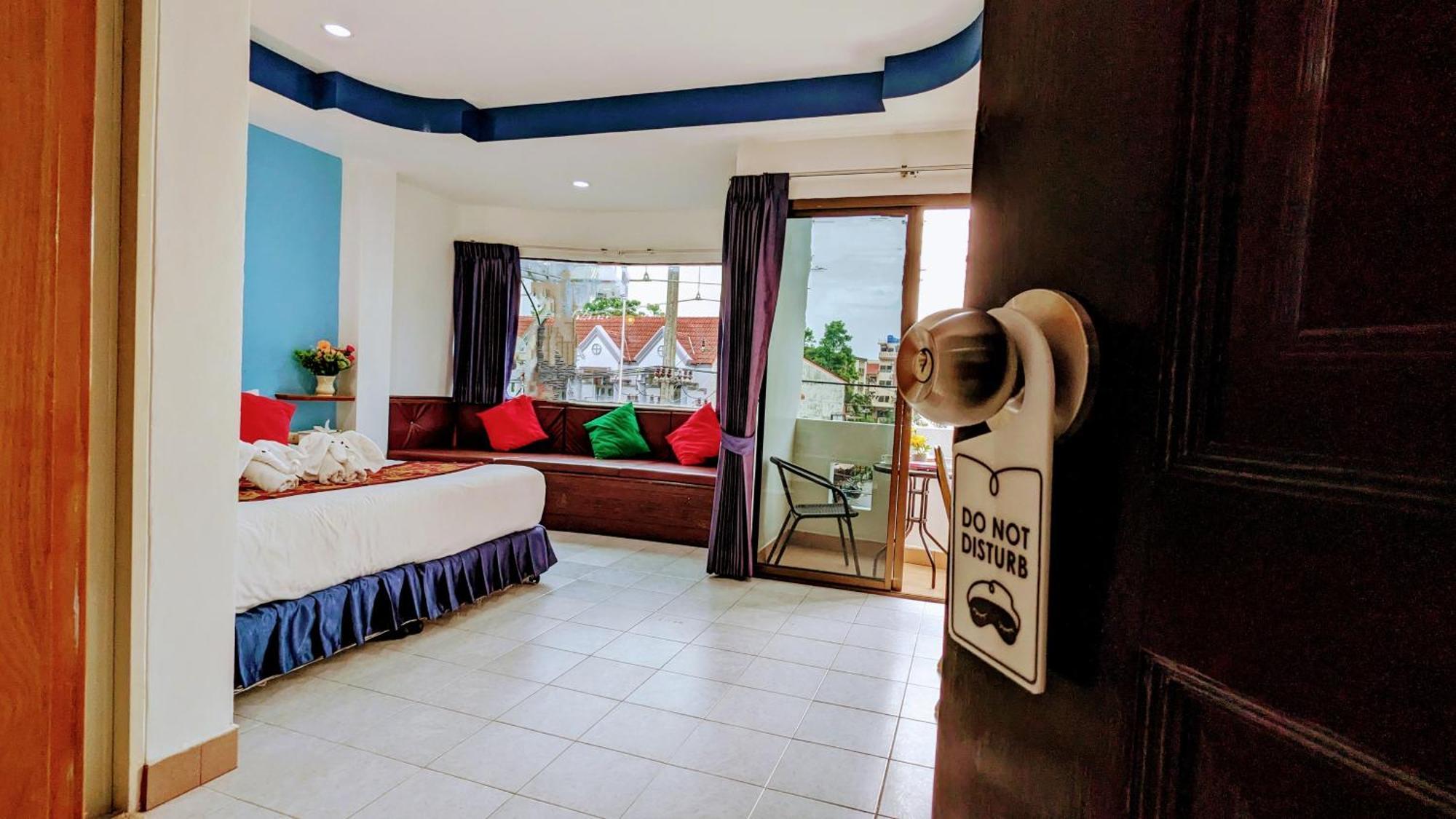 Patong Heaven House Restro & Bar酒店 外观 照片