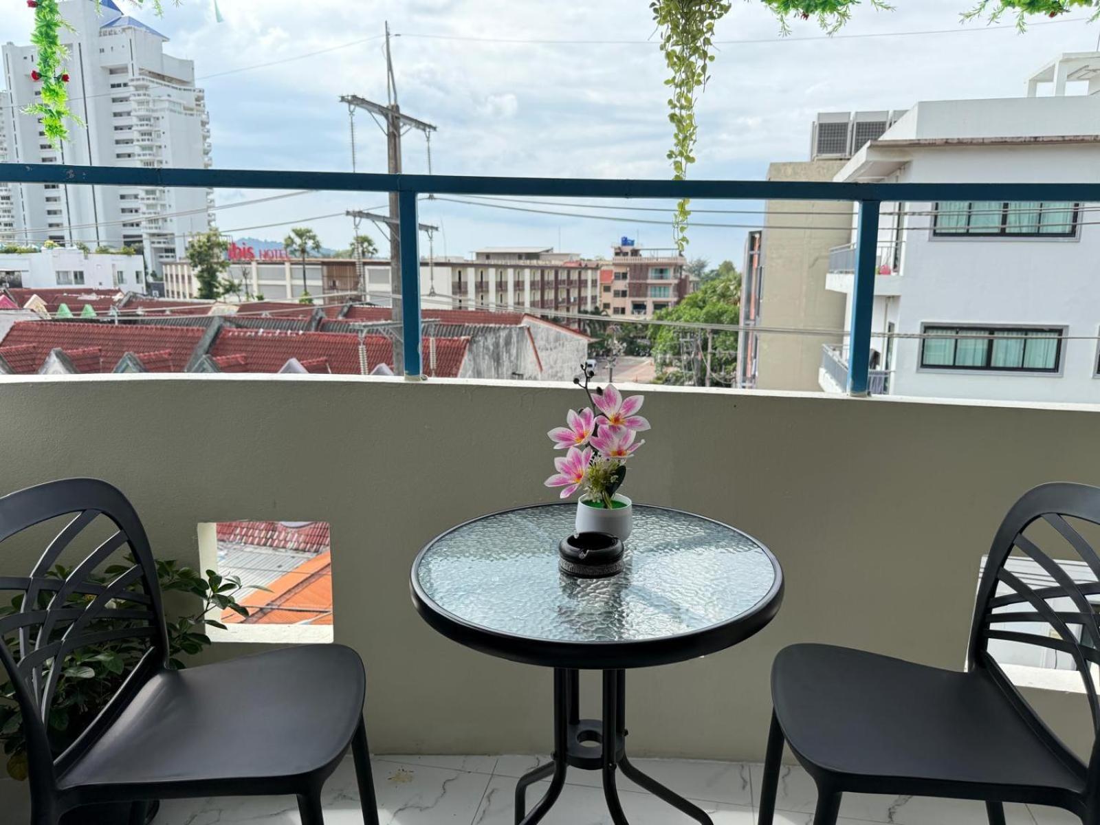 Patong Heaven House Restro & Bar酒店 外观 照片